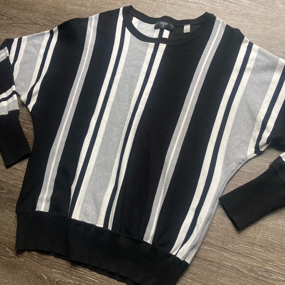 Tahari Striped Sweater Black and White Size Small - Picture 2 of 3